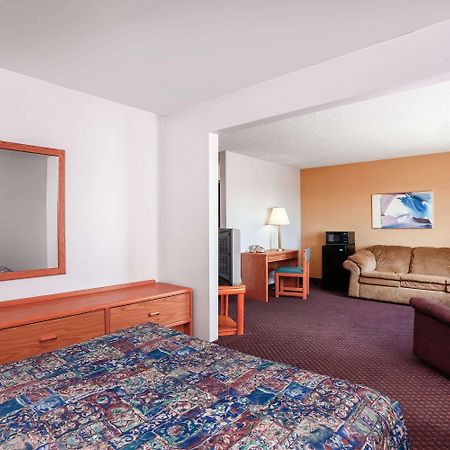 Travelodge By Wyndham Deer Lodge Montana Exterior foto