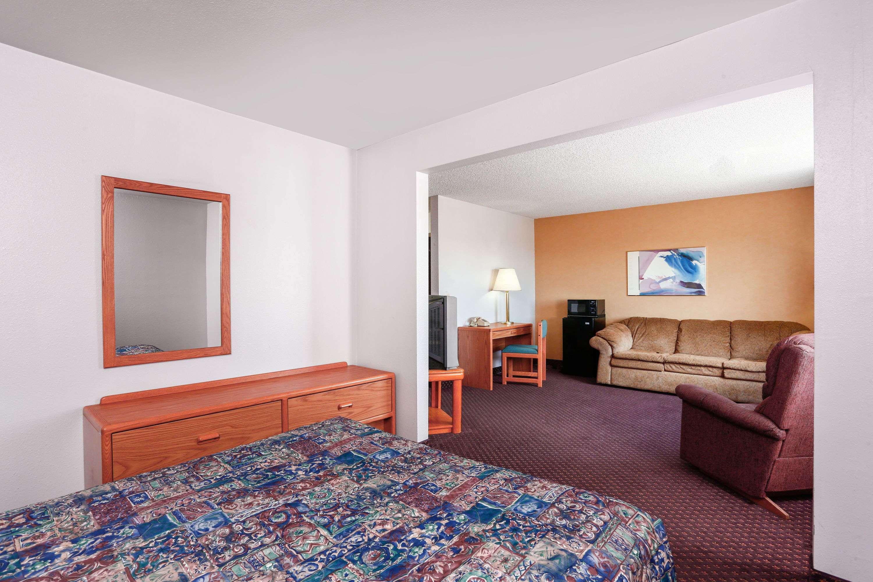 Travelodge By Wyndham Deer Lodge Montana Exterior foto