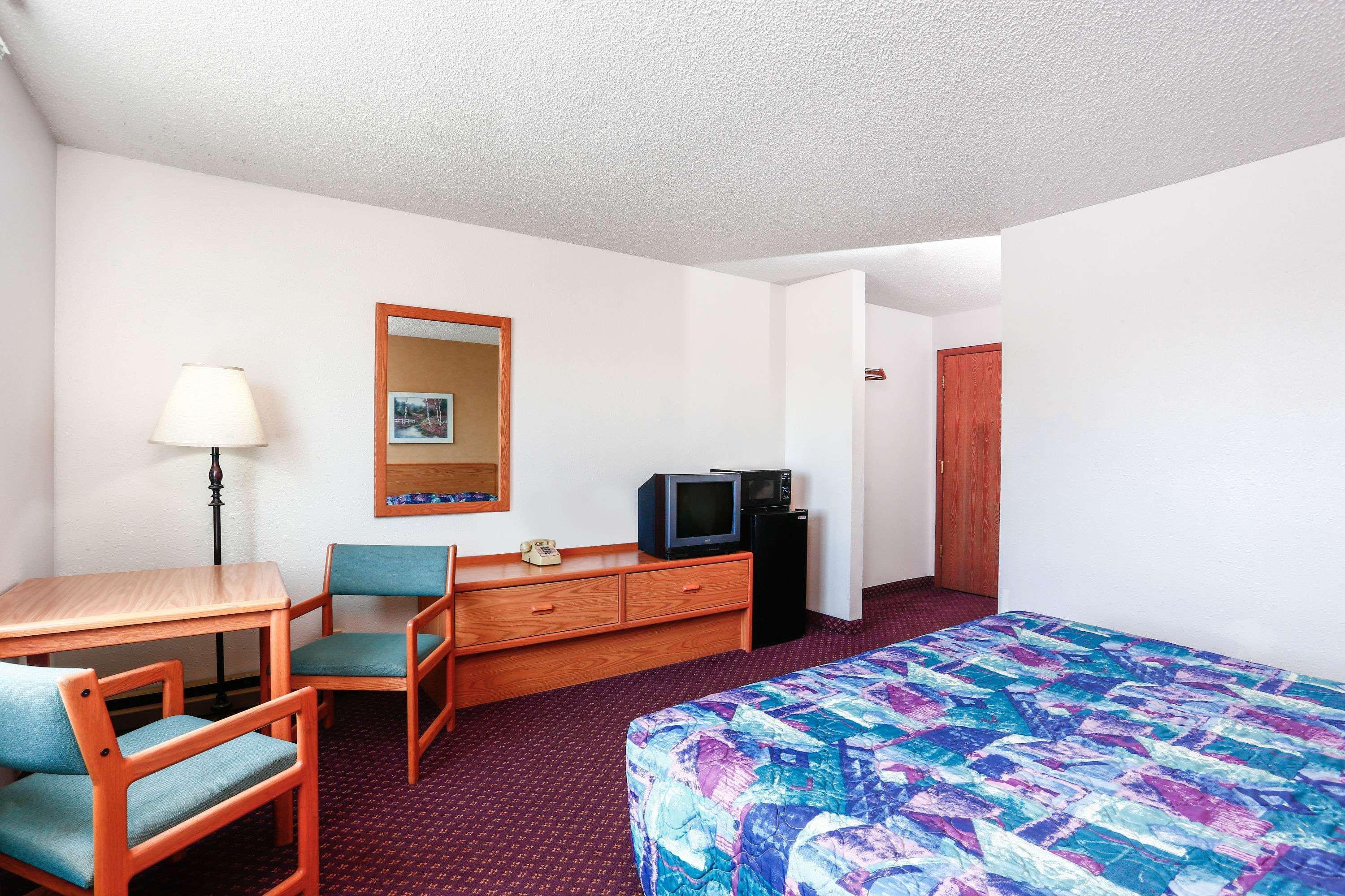 Travelodge By Wyndham Deer Lodge Montana Exterior foto