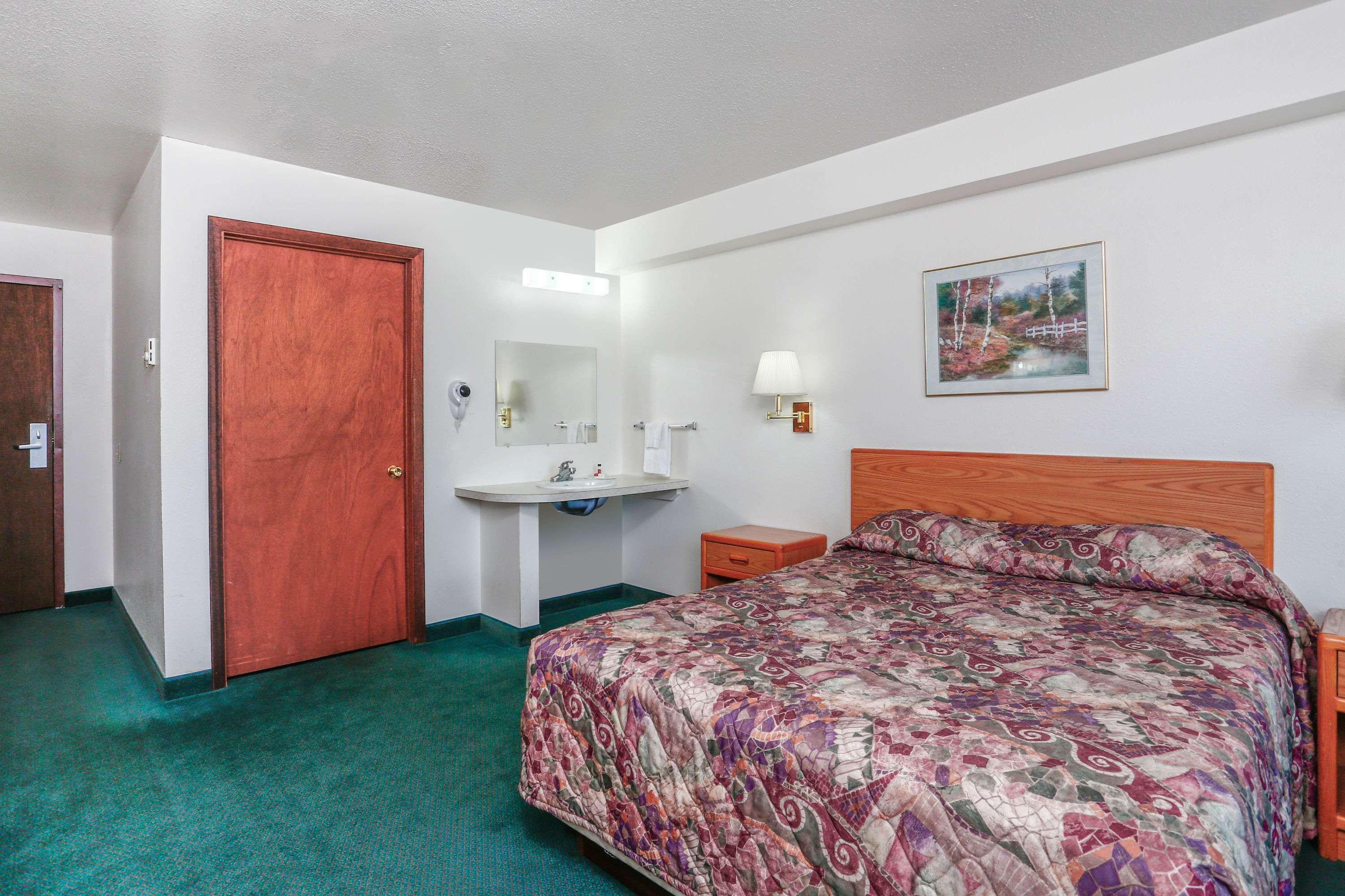 Travelodge By Wyndham Deer Lodge Montana Exterior foto